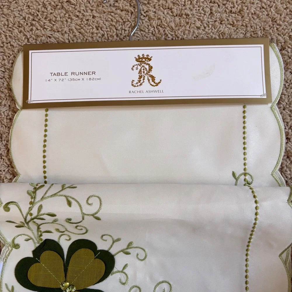 Rachel Ashwell Shamrock Table Runner White Green Embroidered Scalloped 14x72 NEW